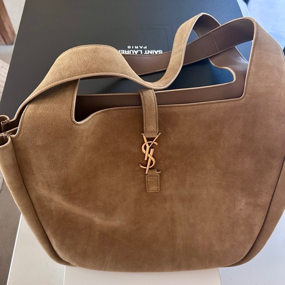 YSL LE 5 À 7 BEA IN SUEDE GOLDENLEAF